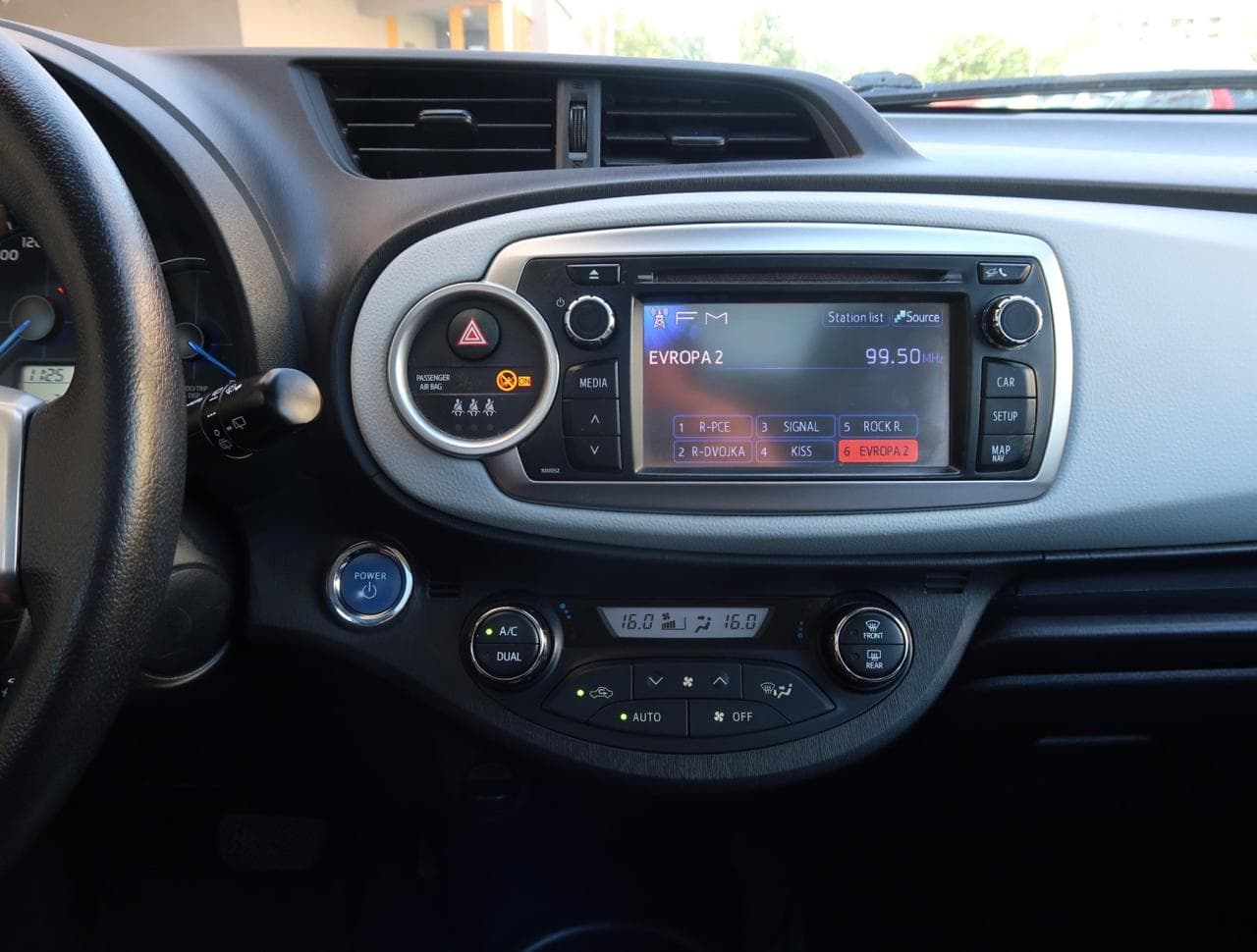 2013 Toyota YARIS - 18