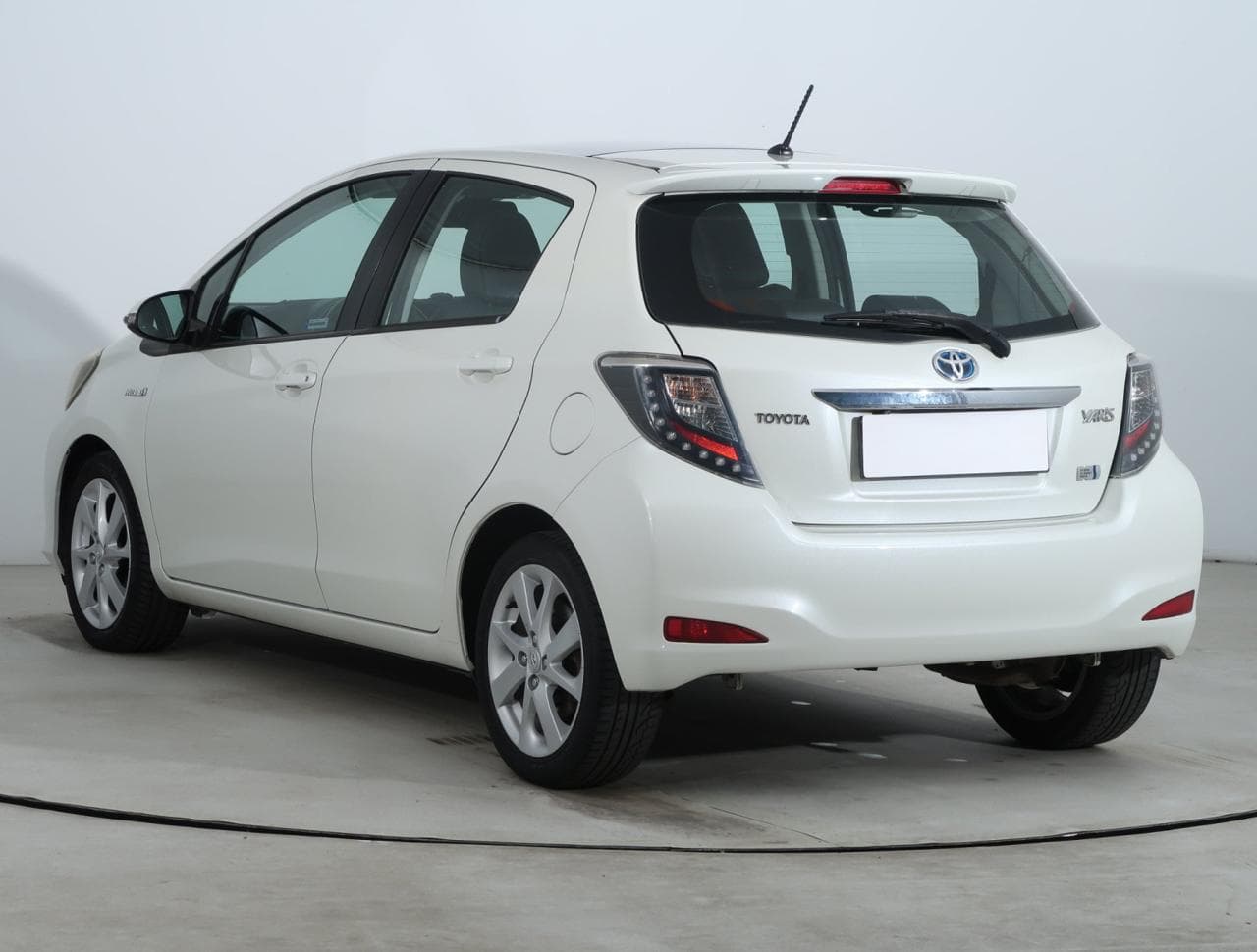 2013 Toyota YARIS - 5