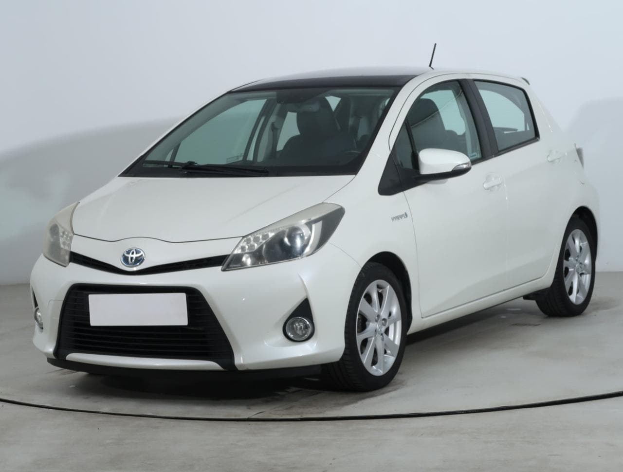 2013 Toyota YARIS - 3