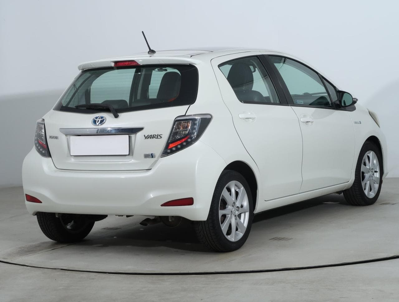 2013 Toyota YARIS - 7
