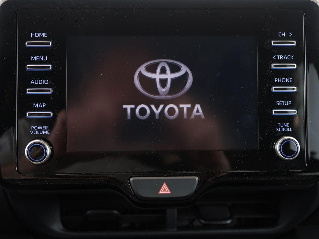 2020 Toyota YARIS - 17