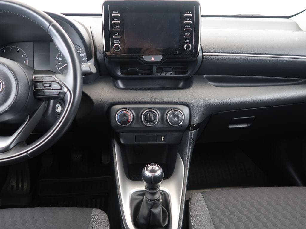2020 Toyota YARIS - 16