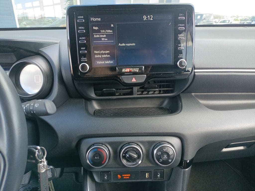 2023 Toyota YARIS - 10