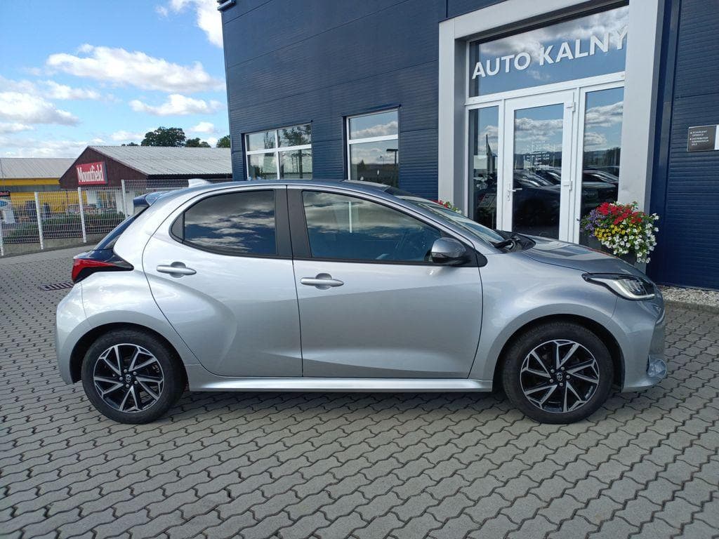 2023 Toyota YARIS - 19