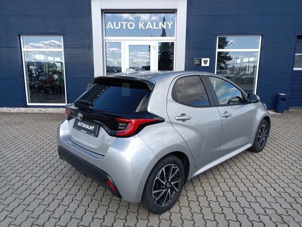 2023 Toyota YARIS - 4