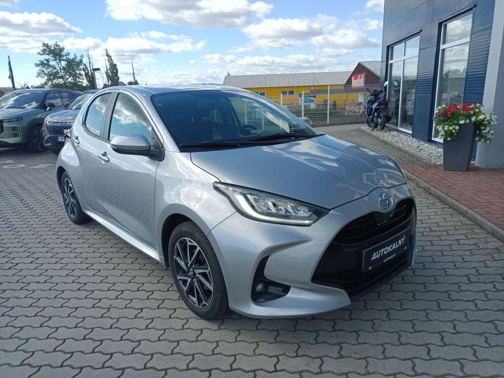 2023 Toyota YARIS - 18
