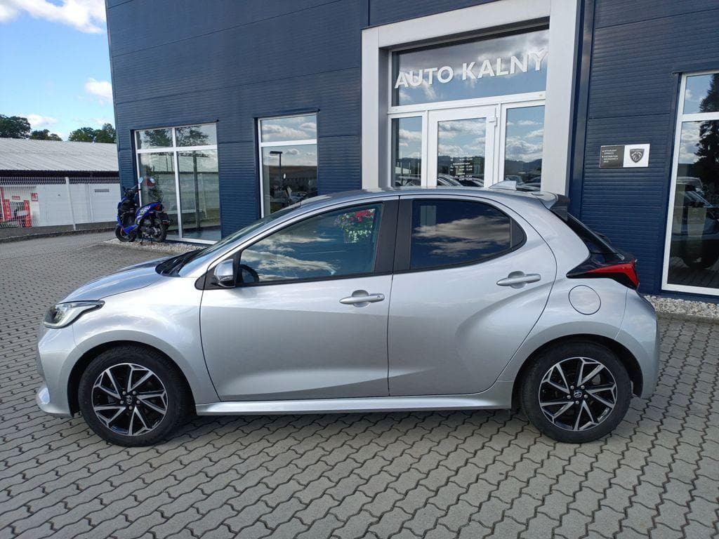 2023 Toyota YARIS - 3