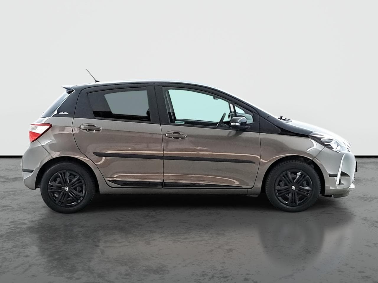 2017 Toyota YARIS - 8