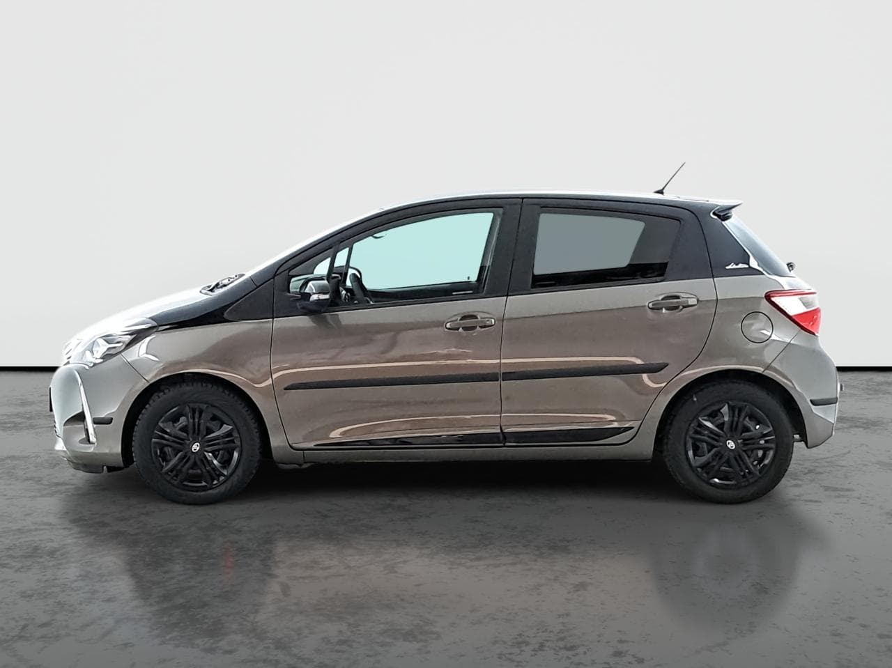 2017 Toyota YARIS - 4