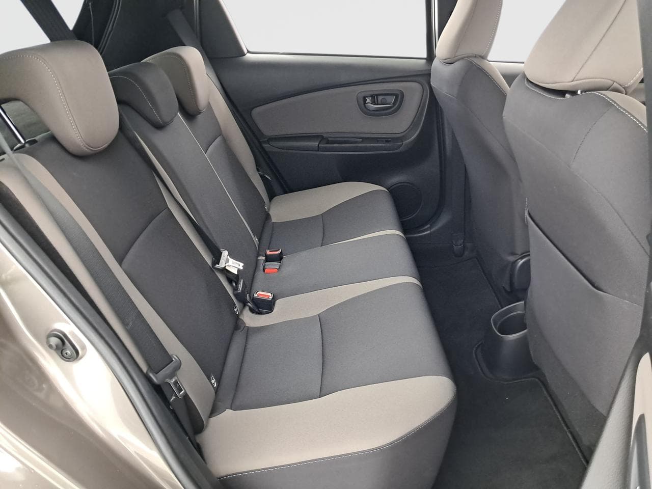 2017 Toyota YARIS - 13