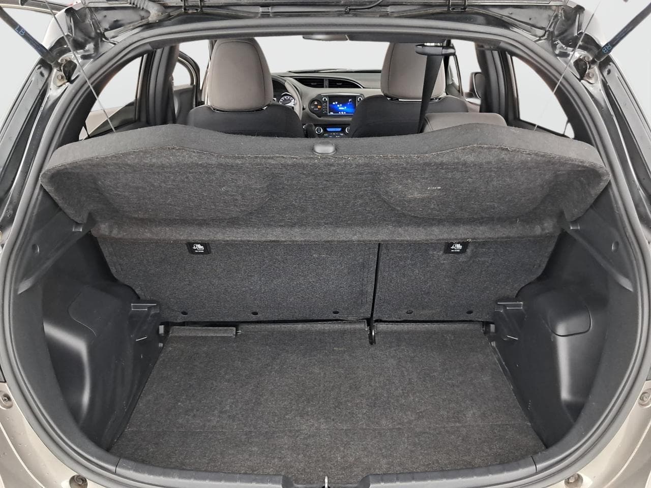 2017 Toyota YARIS - 20