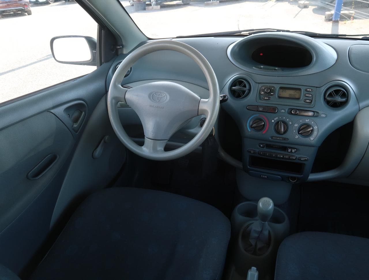 2001 Toyota YARIS - 8