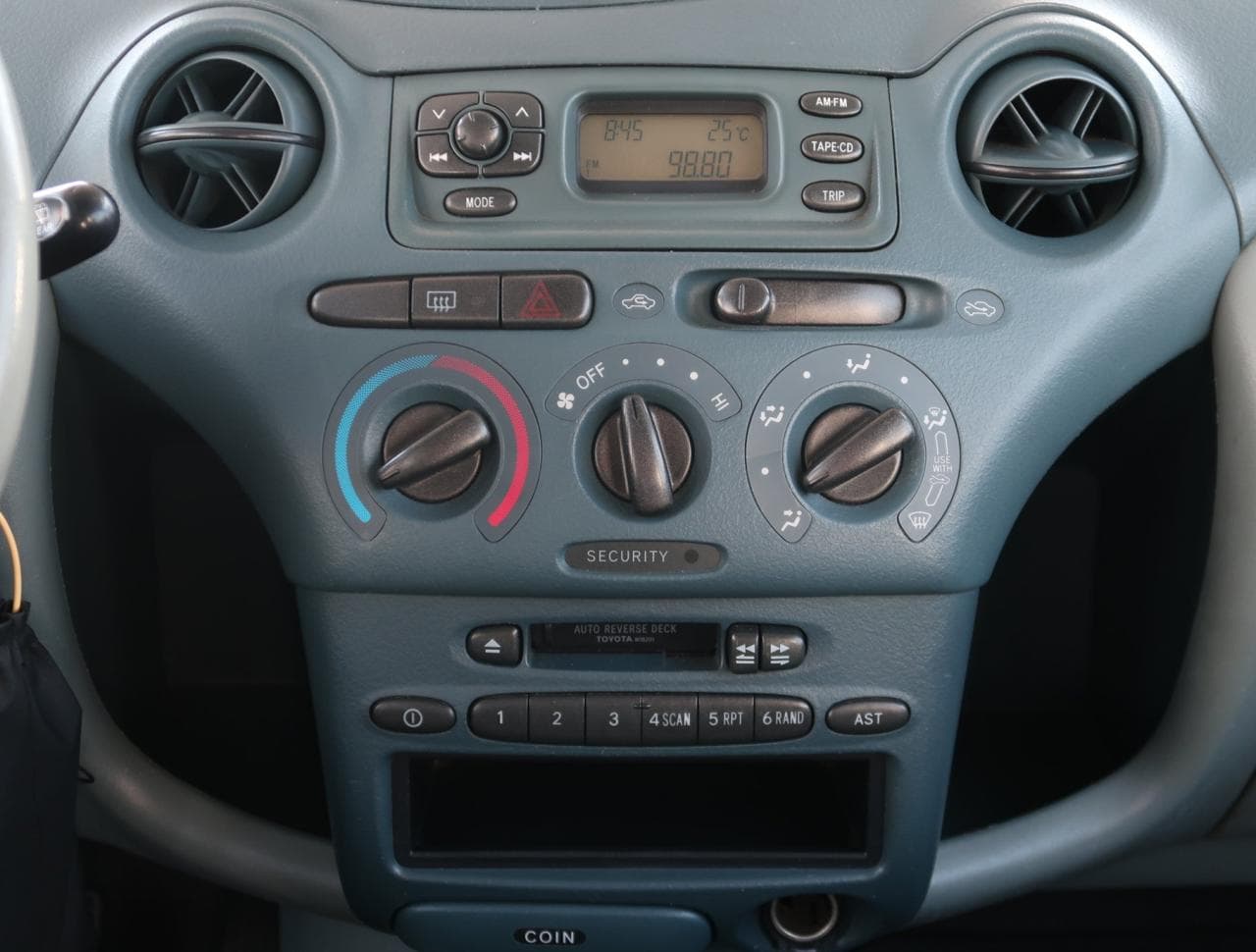 2001 Toyota YARIS - 14