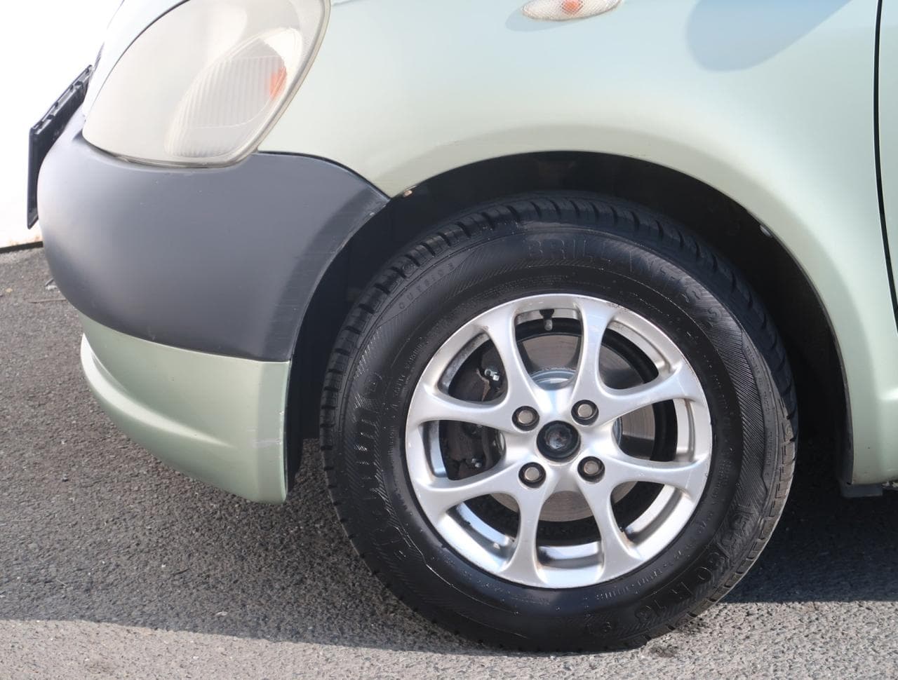 2001 Toyota YARIS - 16