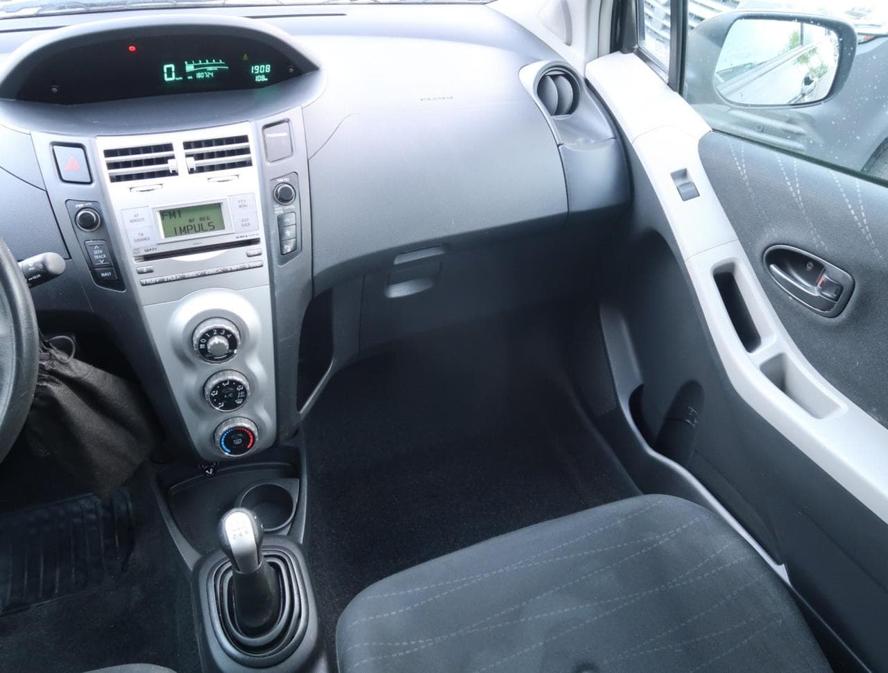 2008 Toyota YARIS - 11