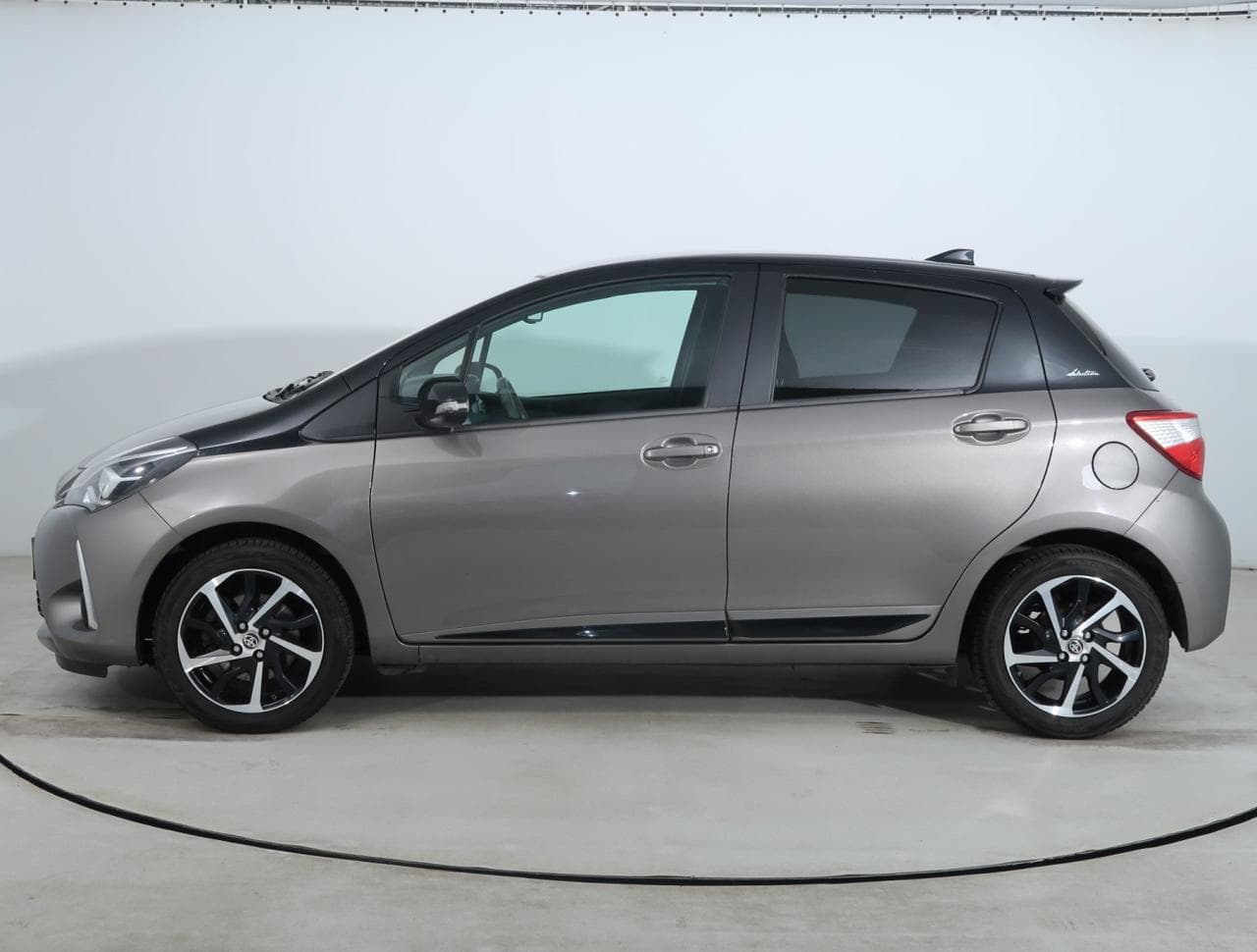 2020 Toyota YARIS - 4