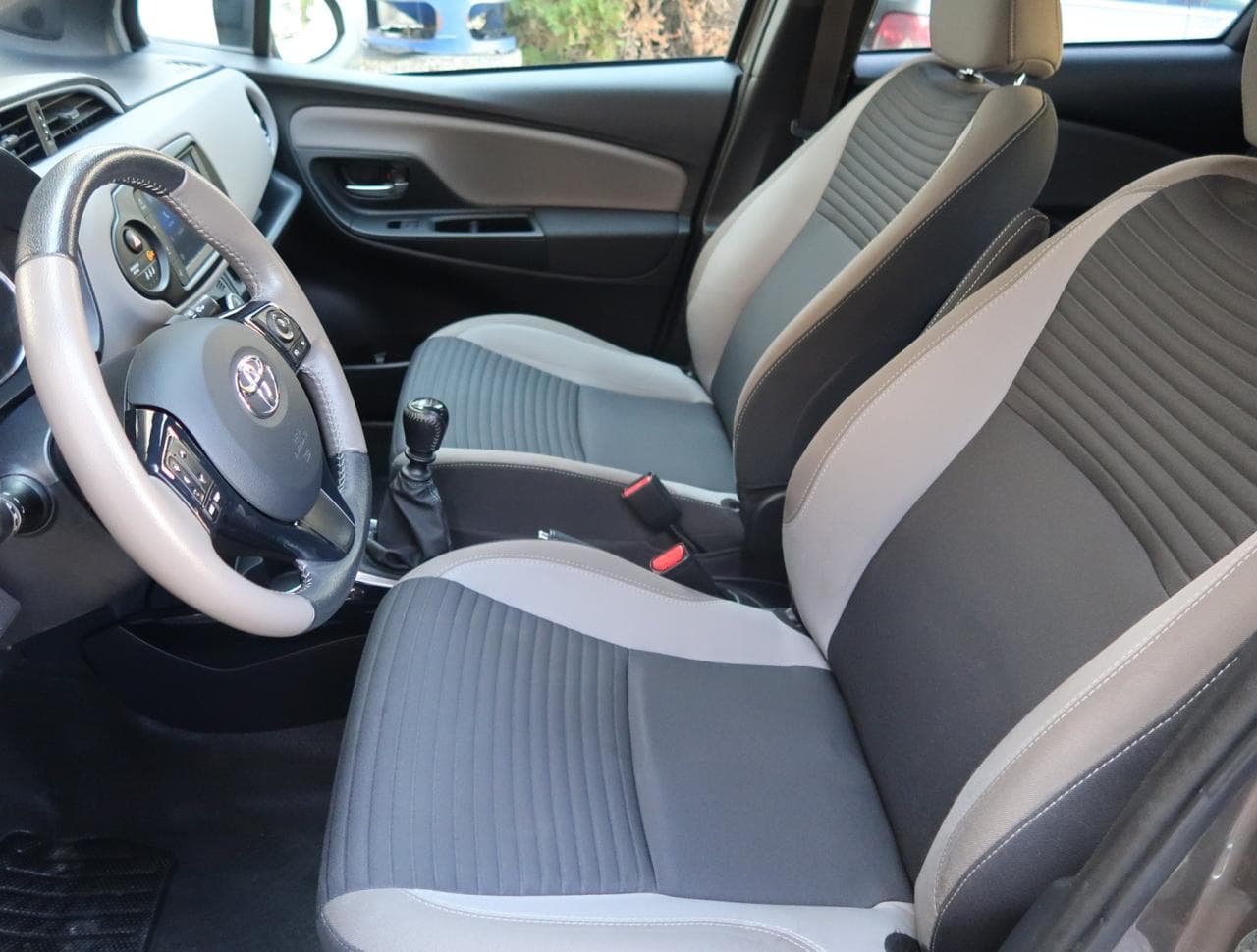 2020 Toyota YARIS - 16