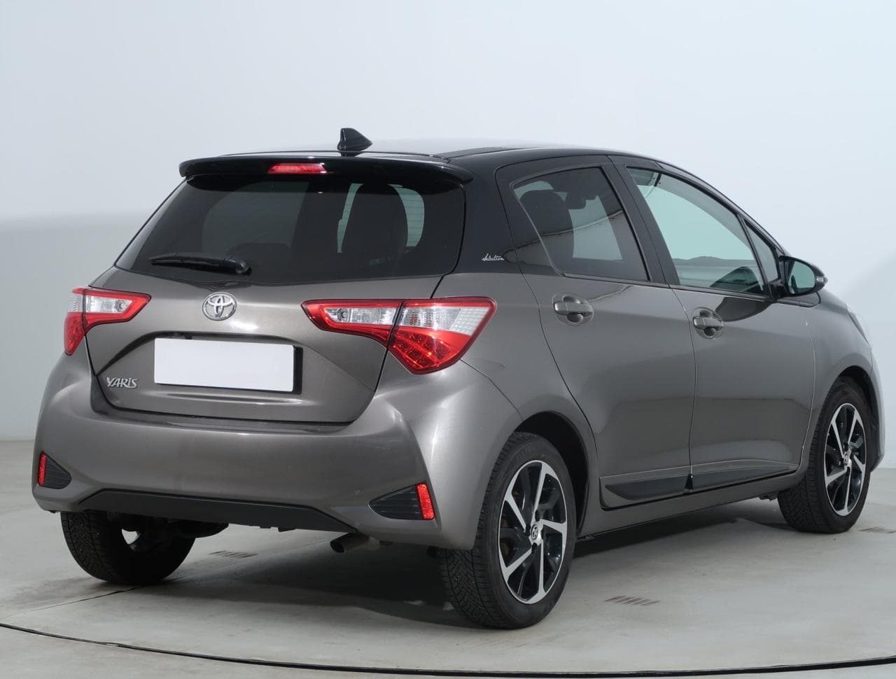 2020 Toyota YARIS - 7