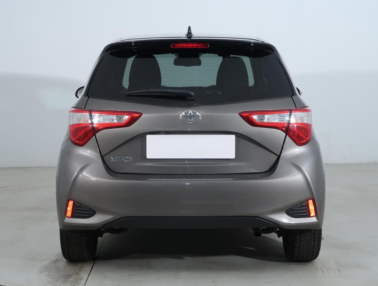 2020 Toyota YARIS - 6