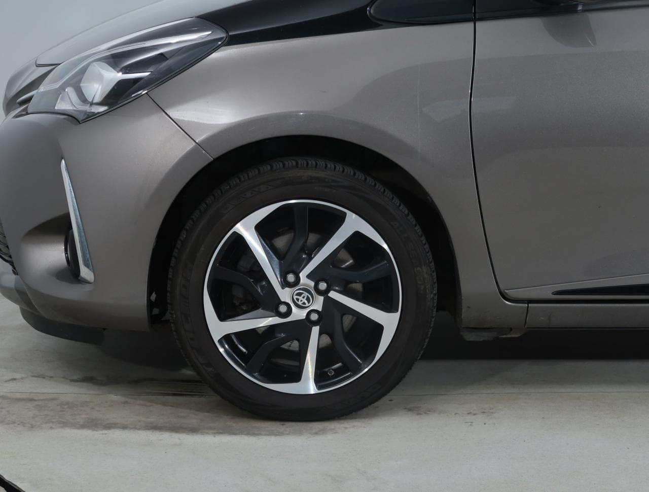 2020 Toyota YARIS - 20