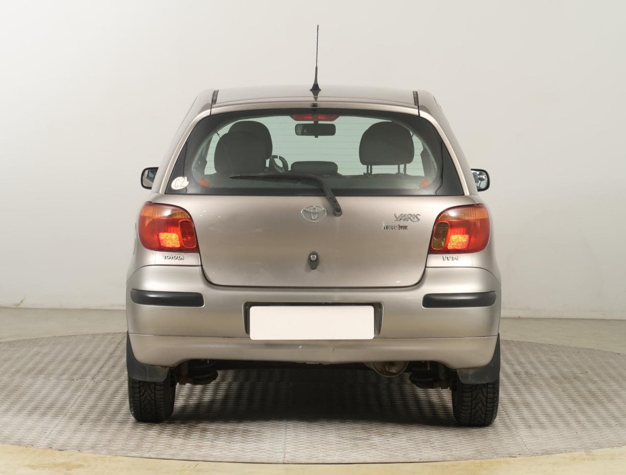 2004 Toyota YARIS - 6