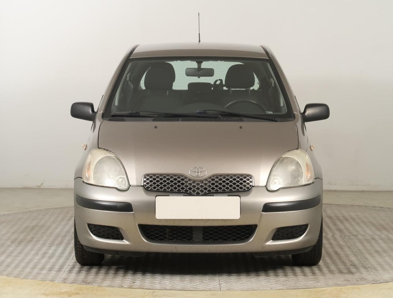 2004 Toyota YARIS - 2
