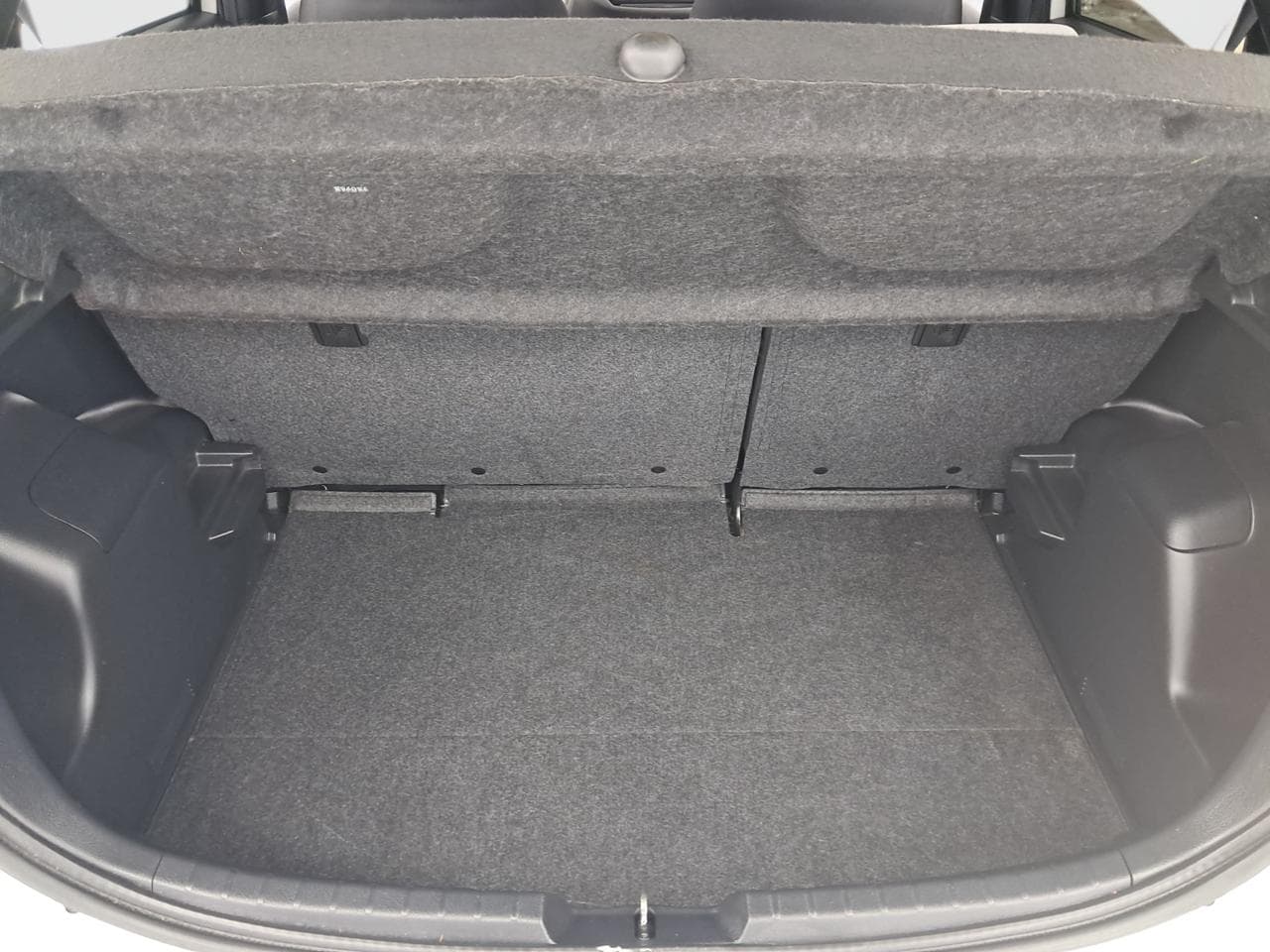 2017 Toyota YARIS - 19