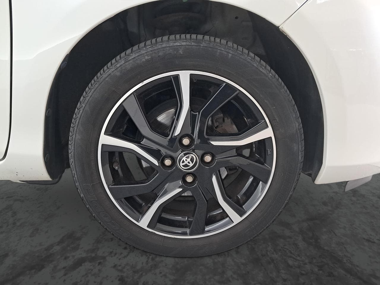2017 Toyota YARIS - 20