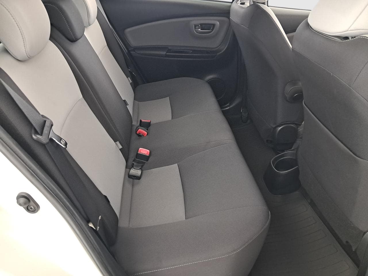 2017 Toyota YARIS - 13