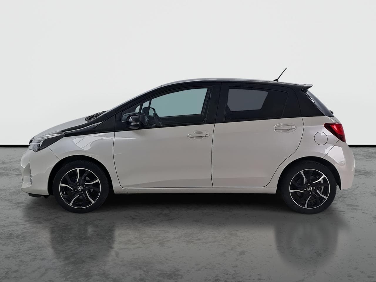 2017 Toyota YARIS - 4