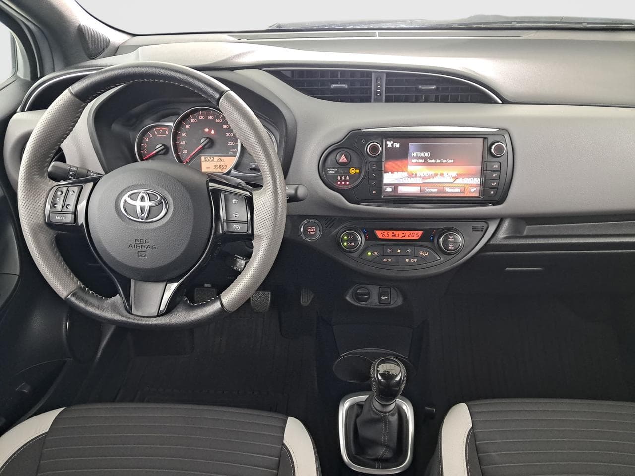 2017 Toyota YARIS - 10