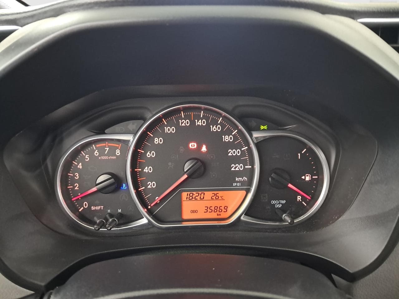 2017 Toyota YARIS - 17