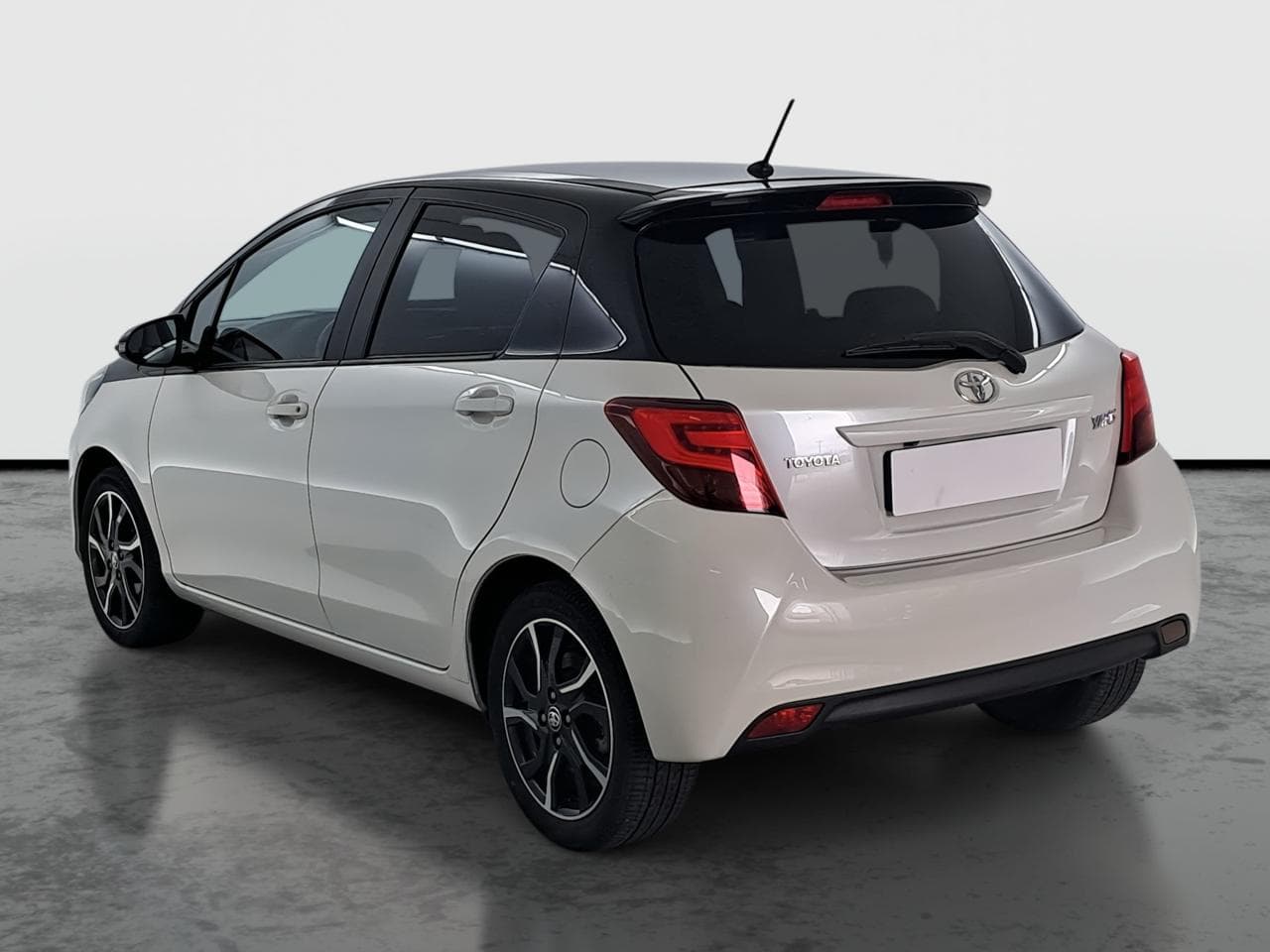 2017 Toyota YARIS - 5