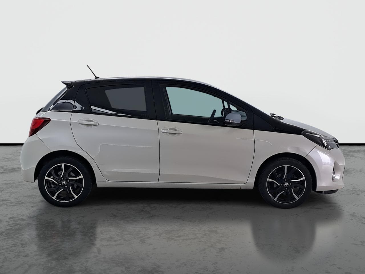 2017 Toyota YARIS - 8