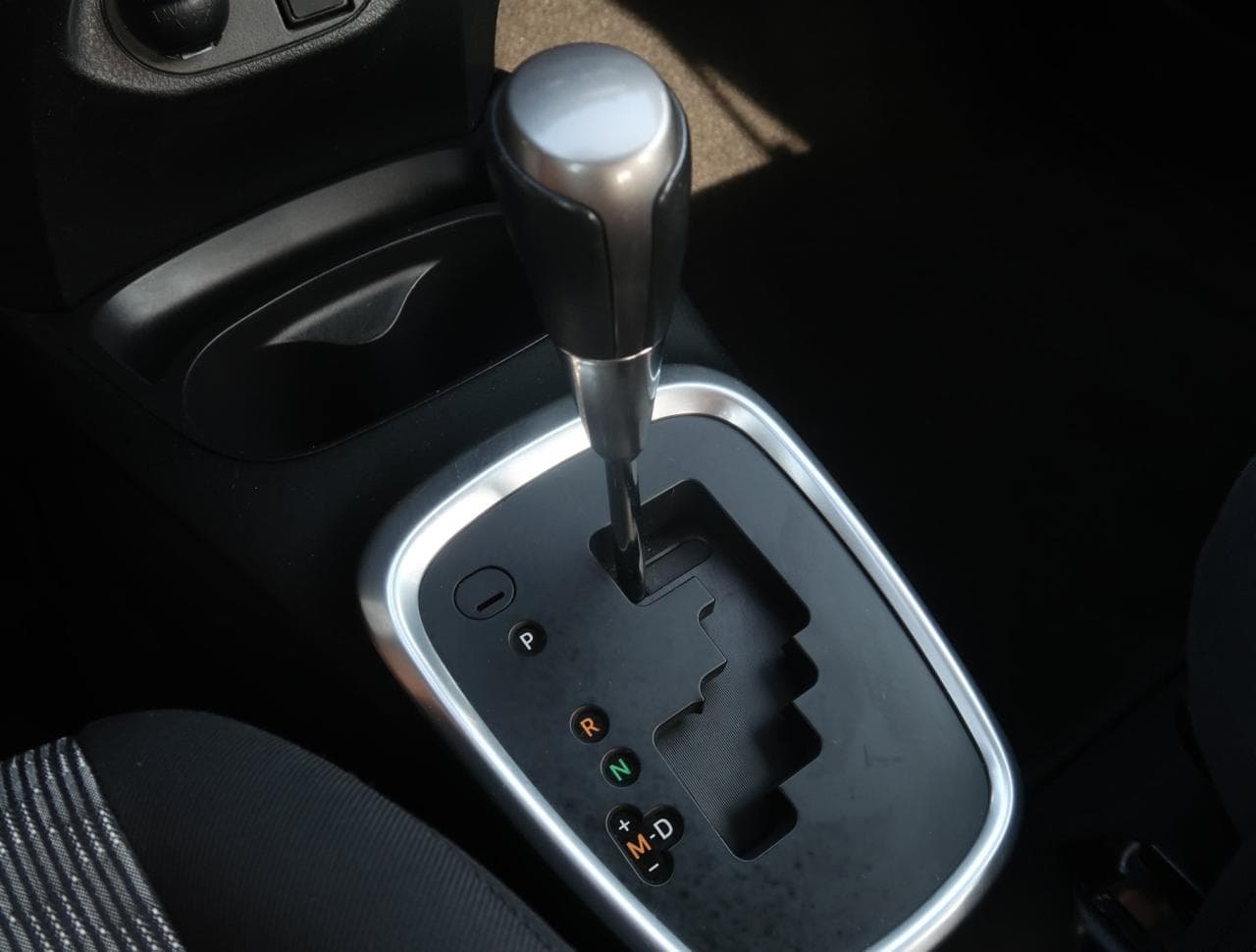 2015 Toyota YARIS - 19