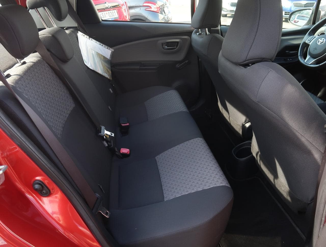 2015 Toyota YARIS - 13
