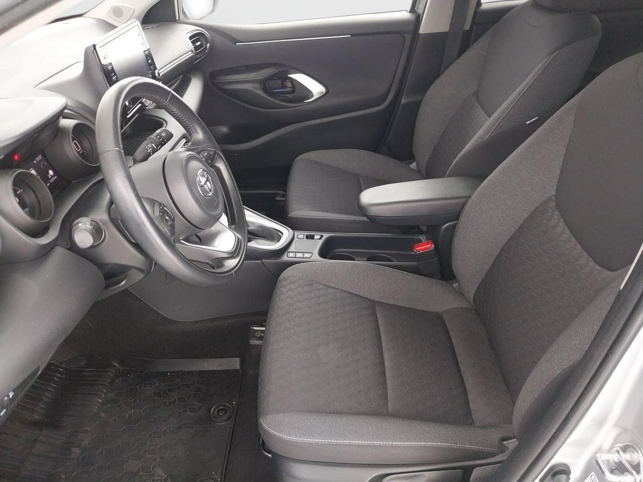 2023 Toyota YARIS - 16
