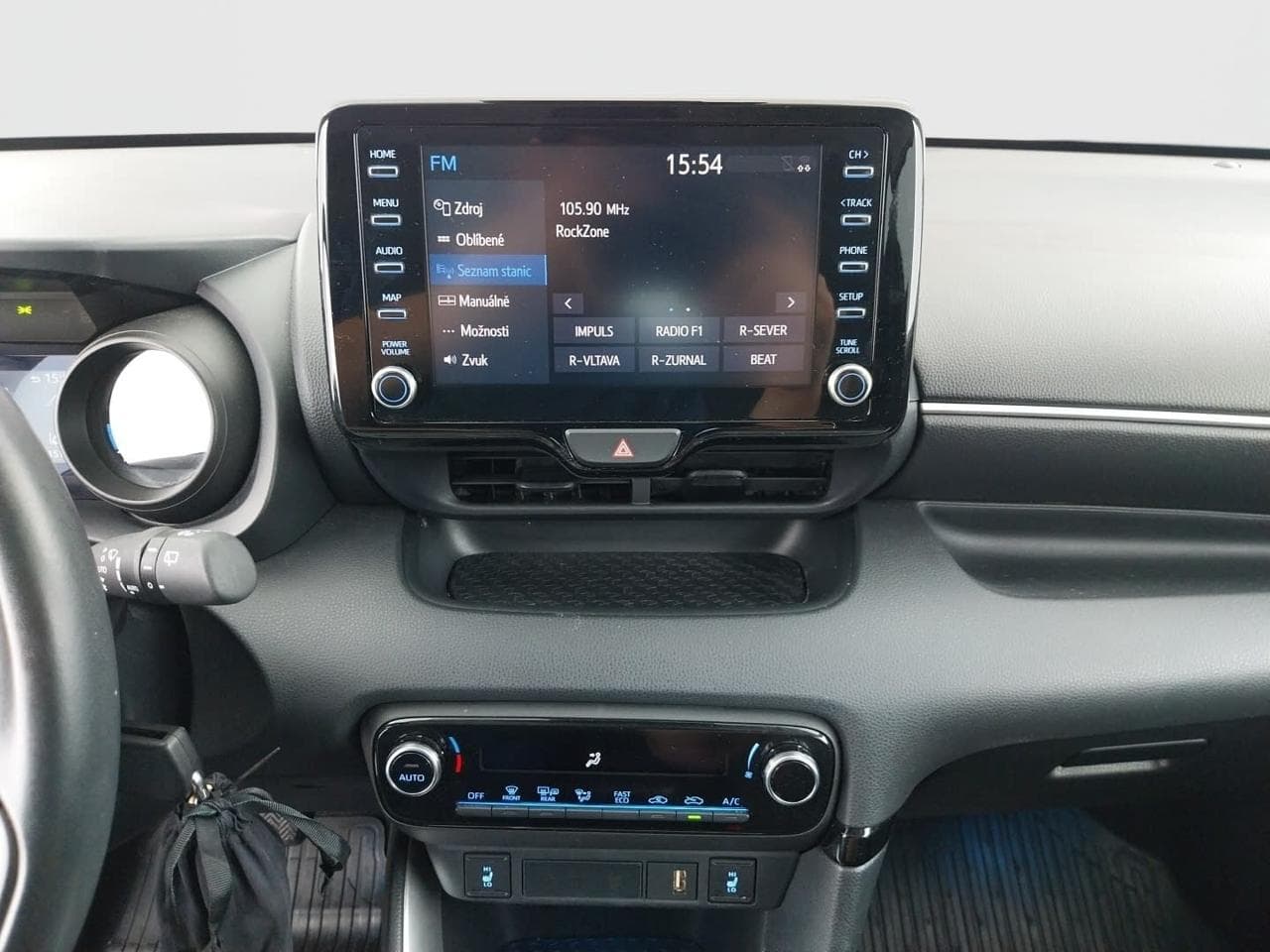 2023 Toyota YARIS - 18