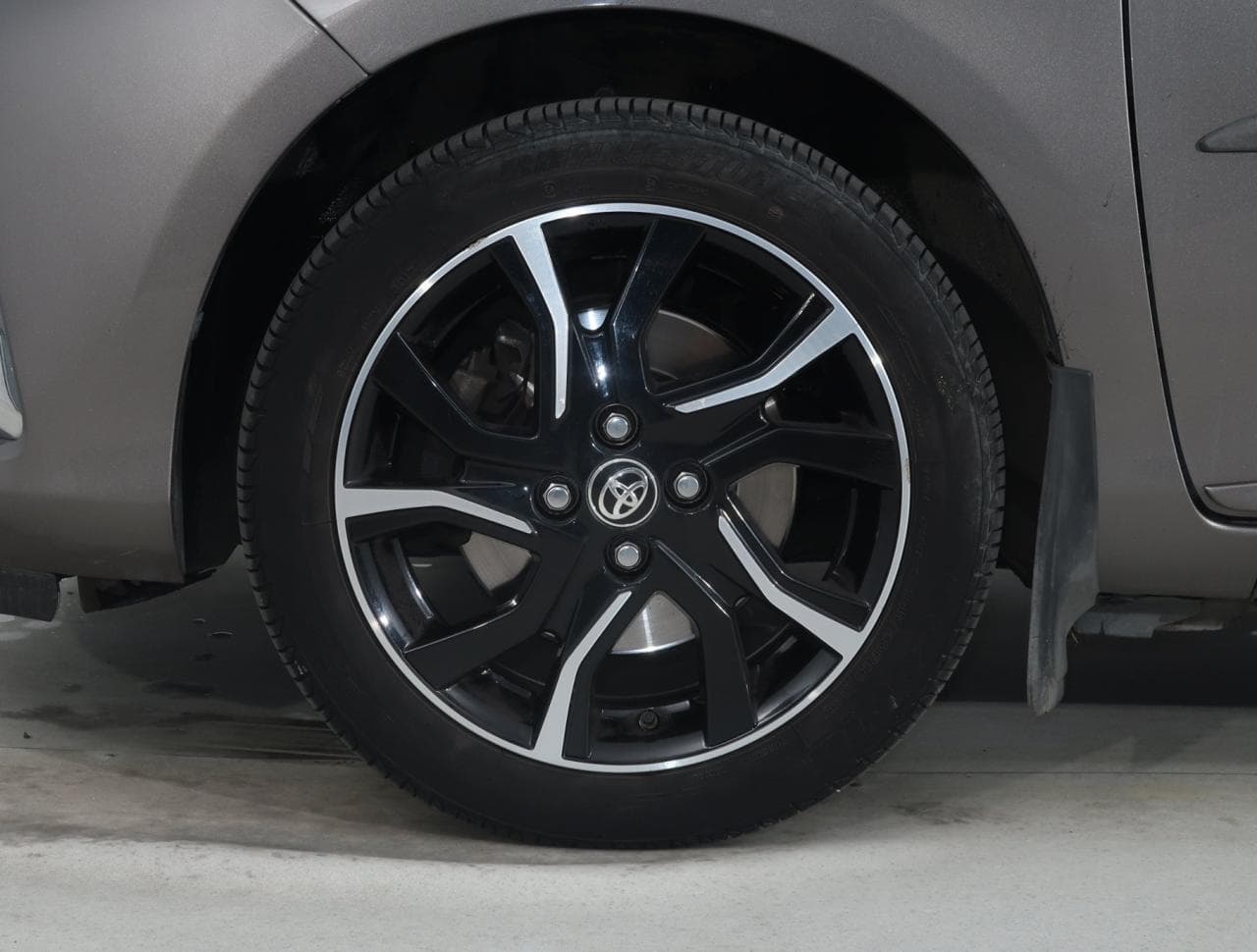 2017 Toyota YARIS - 20