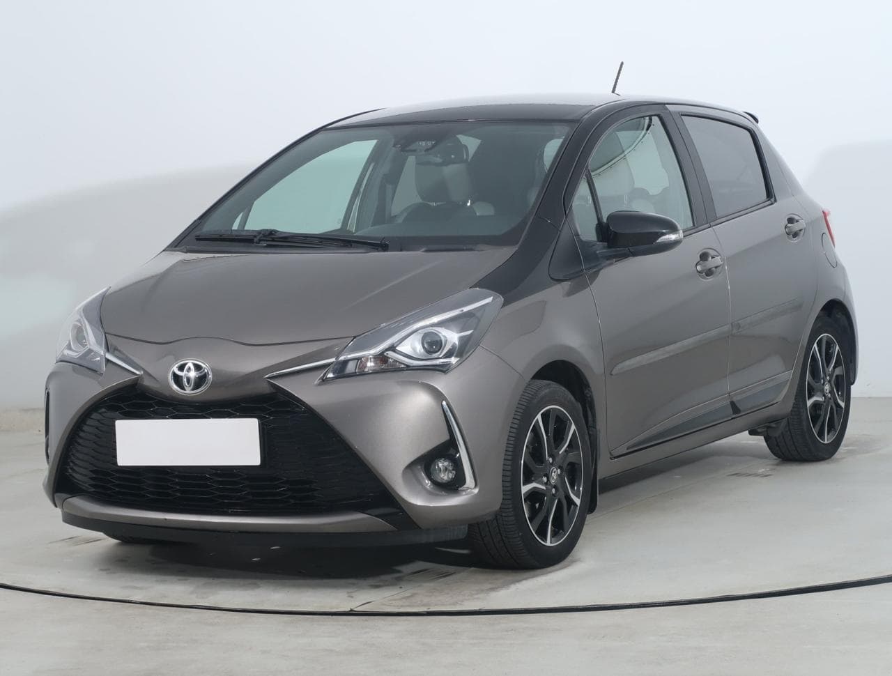 2017 Toyota YARIS - 3