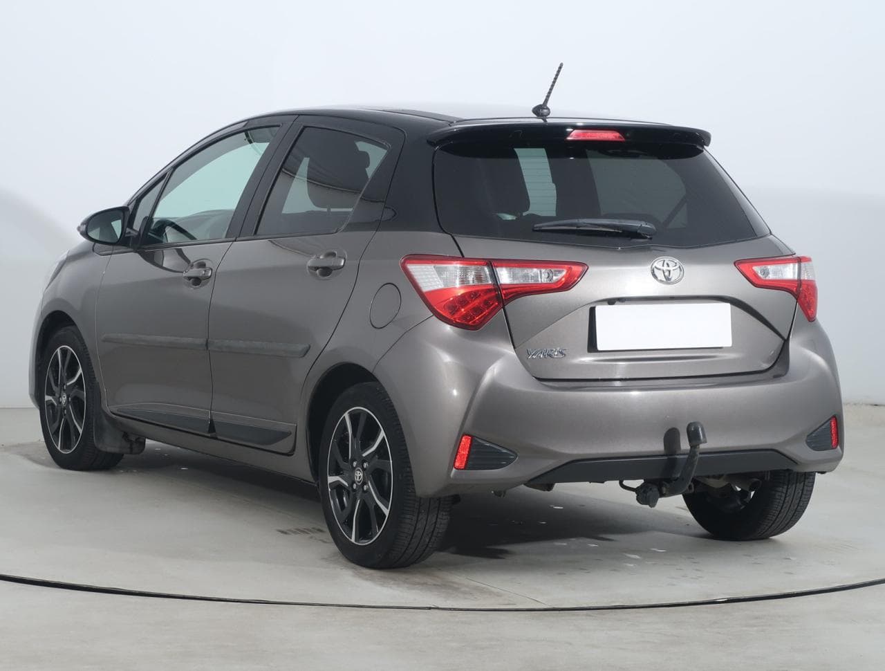 2017 Toyota YARIS - 5