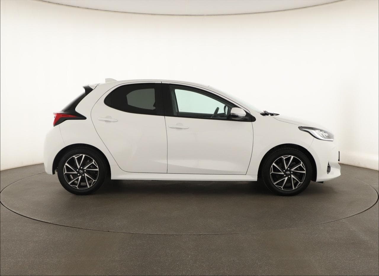 2023 Toyota YARIS - 8