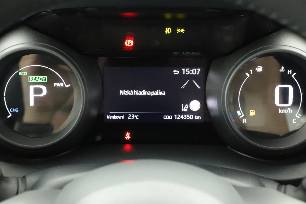 2023 Toyota YARIS - 16