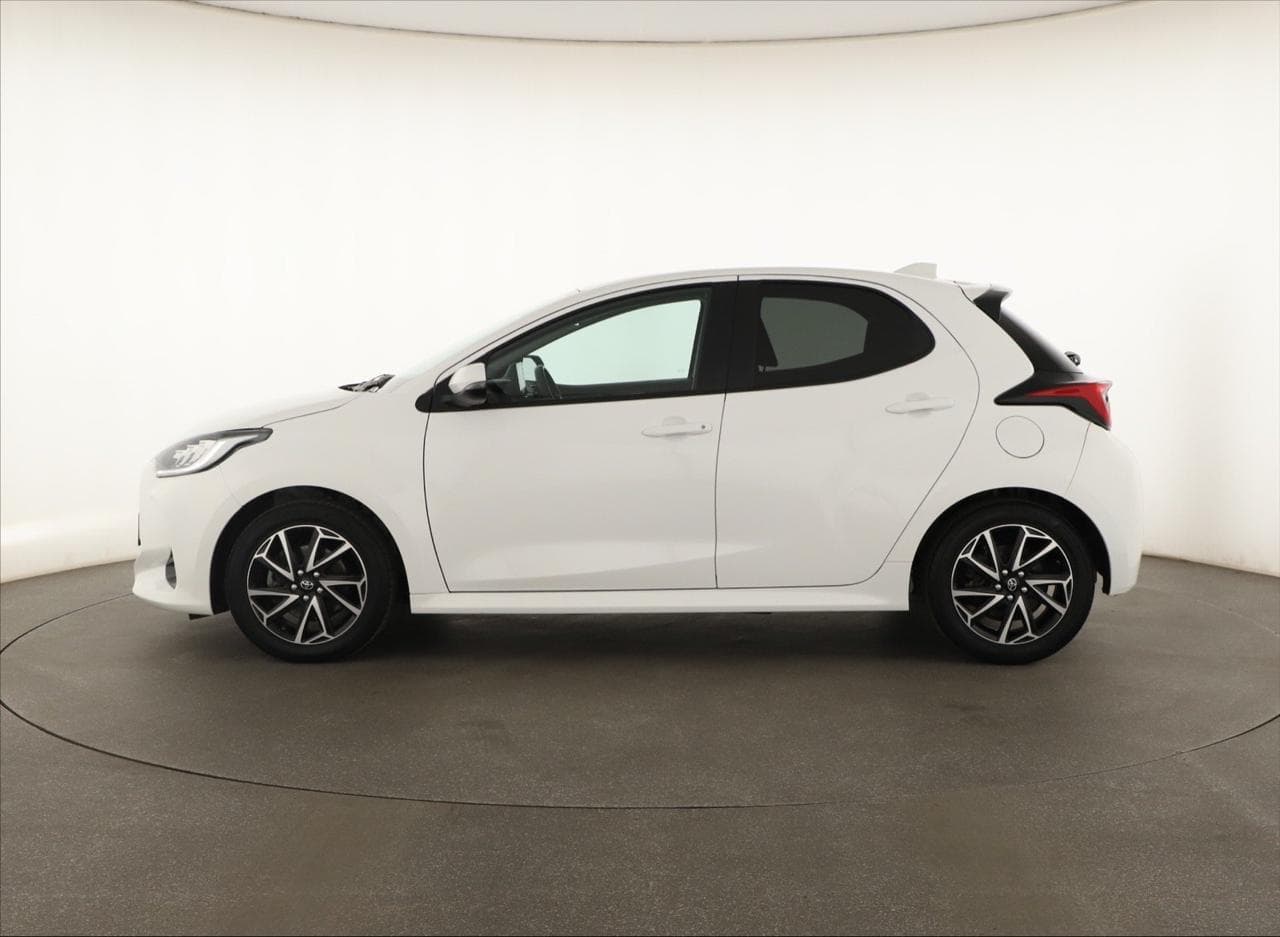 2023 Toyota YARIS - 4