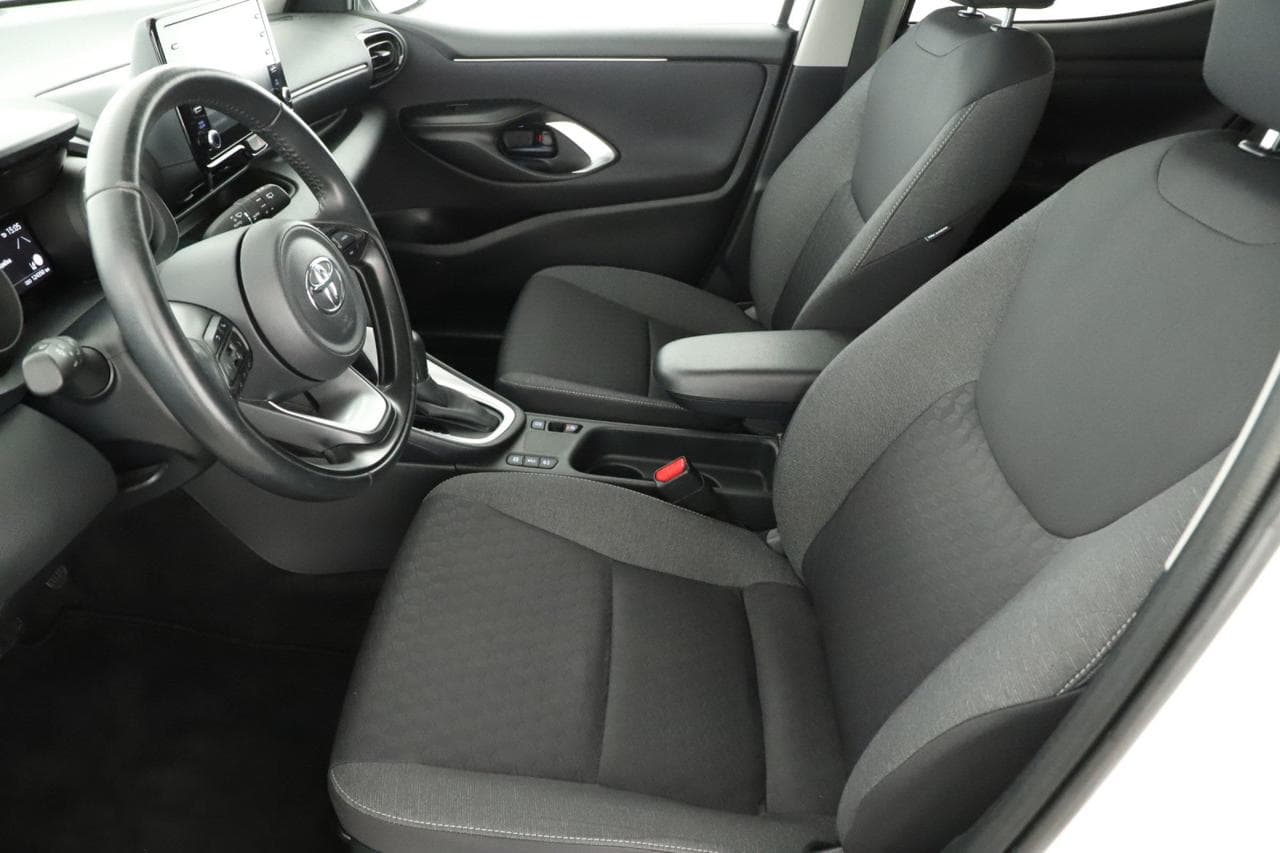 2023 Toyota YARIS - 13