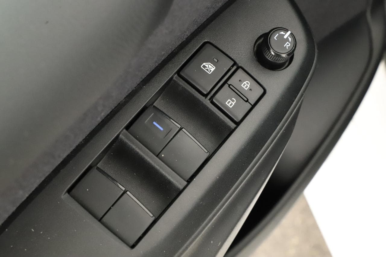 2023 Toyota YARIS - 15