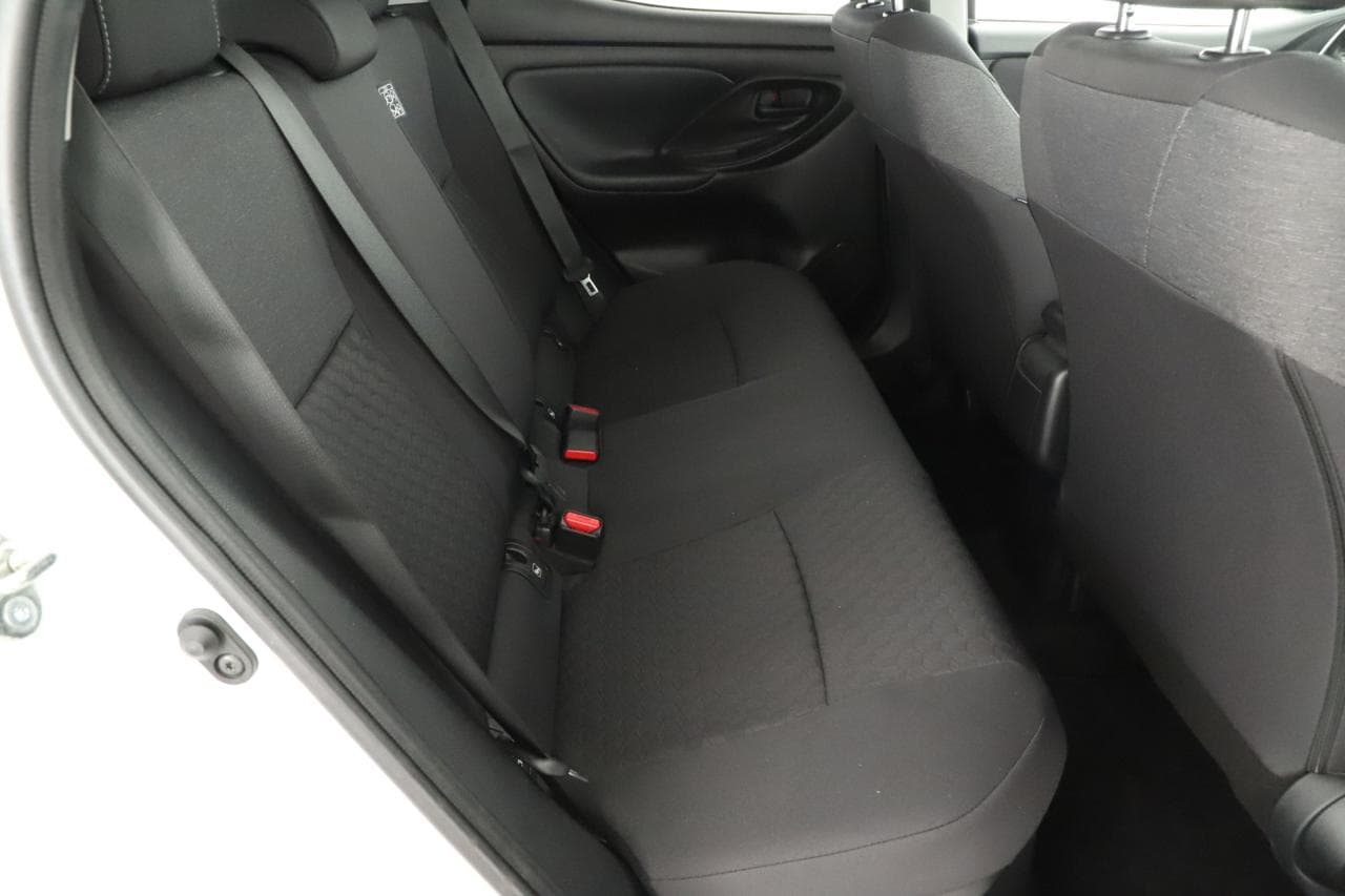 2023 Toyota YARIS - 11