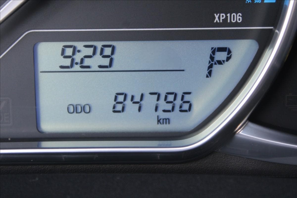 2016 Toyota YARIS - 9