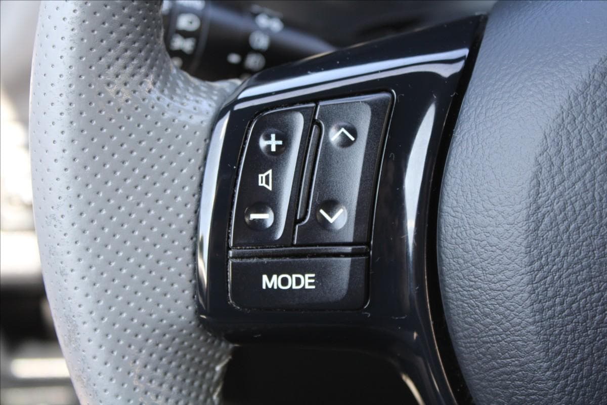 2016 Toyota YARIS - 18