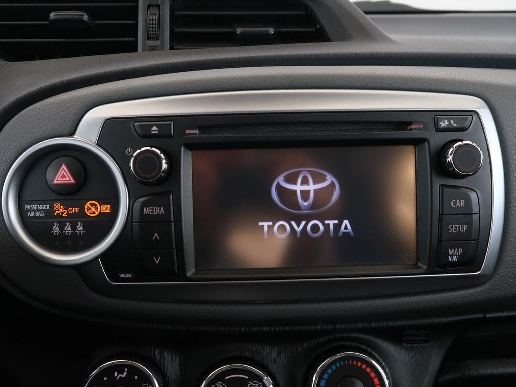 2012 Toyota Yaris - 31